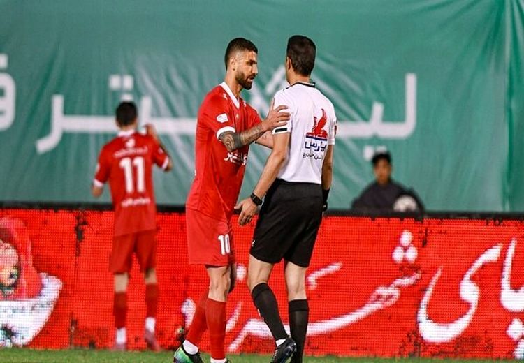 چند اشتباه داوری در هفته چهارم لیگ برتر وجود داشت؟