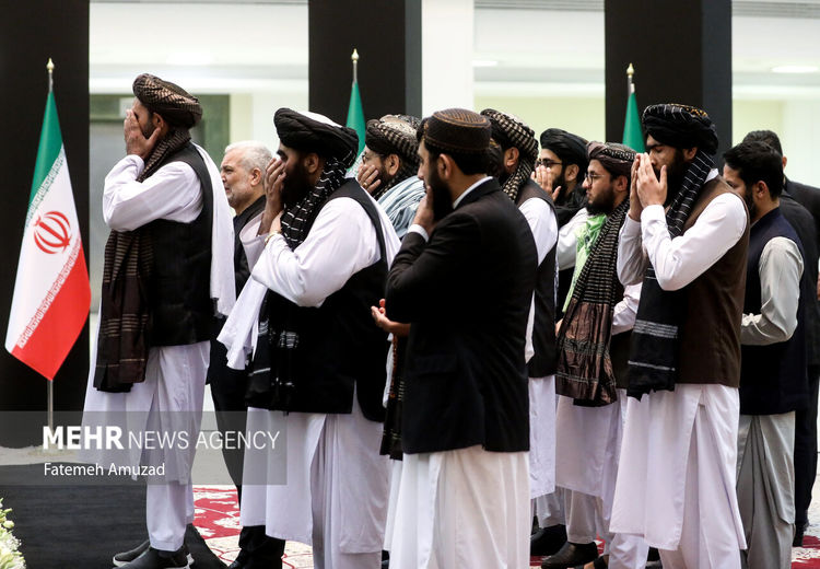 دعاکردن طالبان برای رییسی و همراهان شهیدش/ عکس