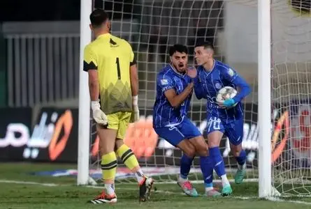 بی‌اخلاقی در گل اول استقلال ! + فیلم