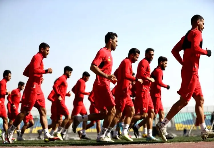 عکس یادگاری ستاره‌های پرسپولیس با هوادار خاص + عکس
