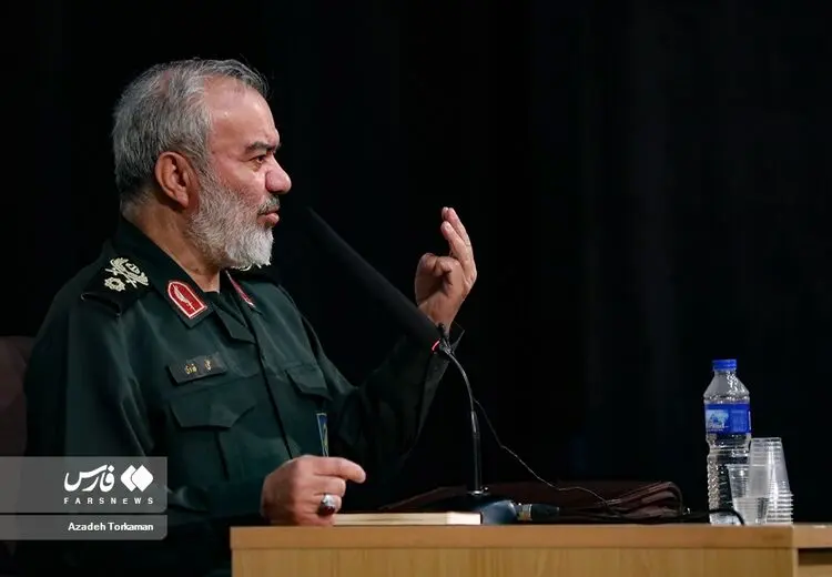 سردار فدوی: سه سال به بهانه کرونا شرایطی ایجاد کردند تا فرزندان ما ساعت‌ها در فضای ول اینترنت بگذرانند