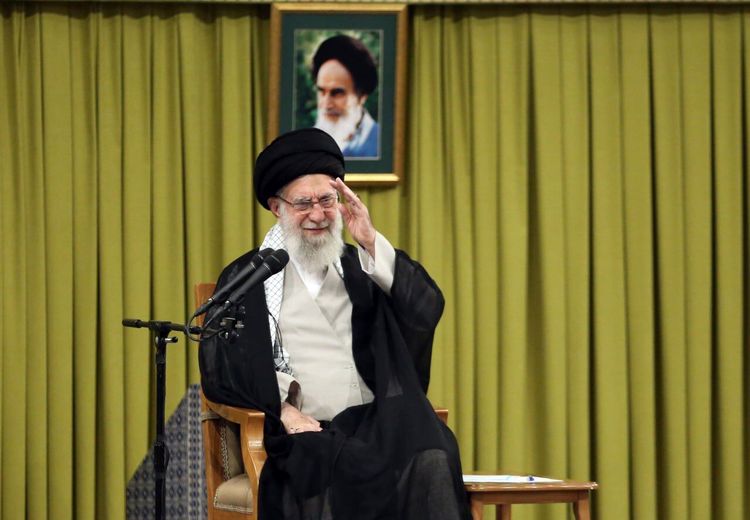 رهبر انقلاب: بعضی از حرف‌های رئیس‌جمهور آمریکا اساساً لایق جواب دادن نیست