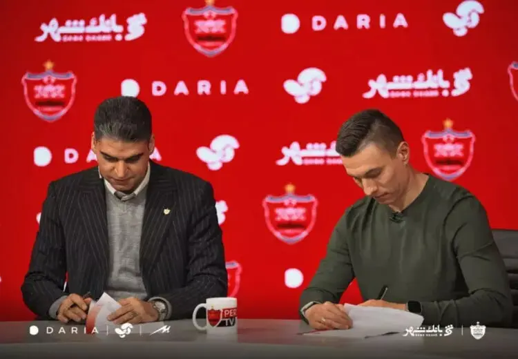 مهاجم پرسپولیس راهی قطر می‌شود