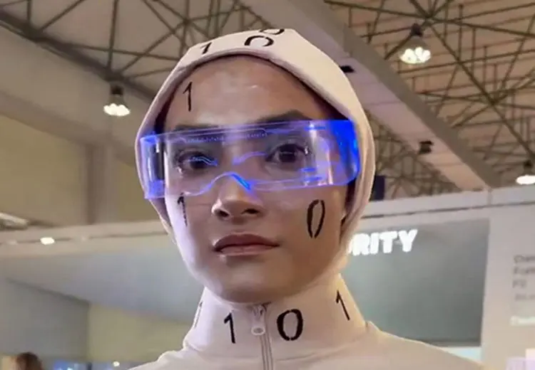 ربات‌های جنجالی کیش مهمان امیرحسین قیاسی شدند