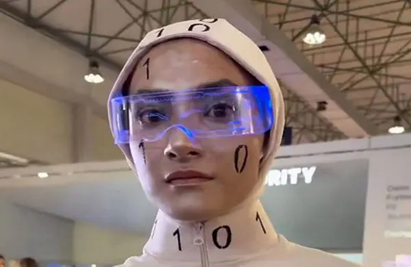 ربات‌های جنجالی کیش مهمان امیرحسین قیاسی شدند