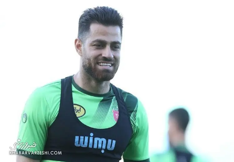 ظاهر جدید پورعلی‌گنجی سوژه شوخی بازیکنان پرسپولیس !
