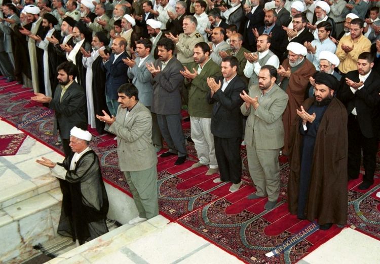 حضور سید حسن نصرالله در نماز جمعه تهران به امامت هاشمی رفسنجانی