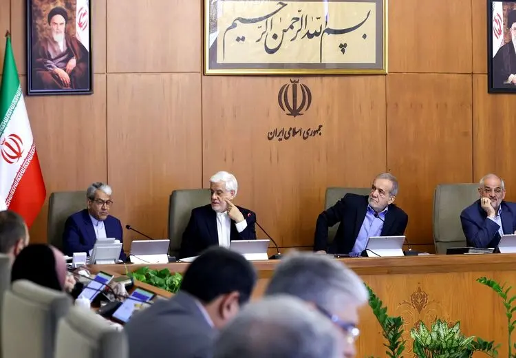 حمله کیهان به دولت به جز پزشکیان!