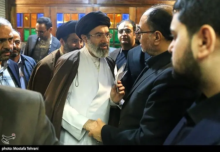 چه کسانی مراسم ختم برادر وحید حقانیان رفتند؟