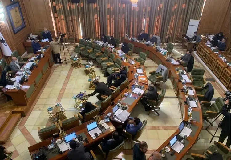 شورای شهر تعطیل شد تا اعضا به سفر اربعین بروند!