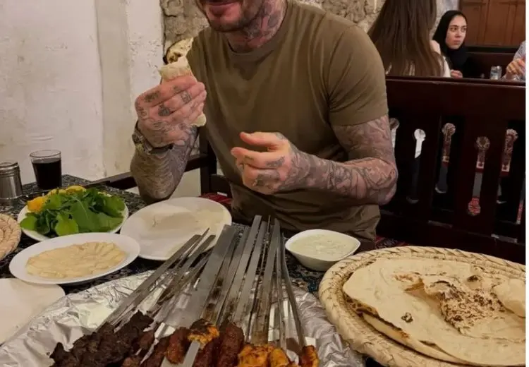 شغل جدید دیوید بکام: پخت نان ایرانی! / فیلم