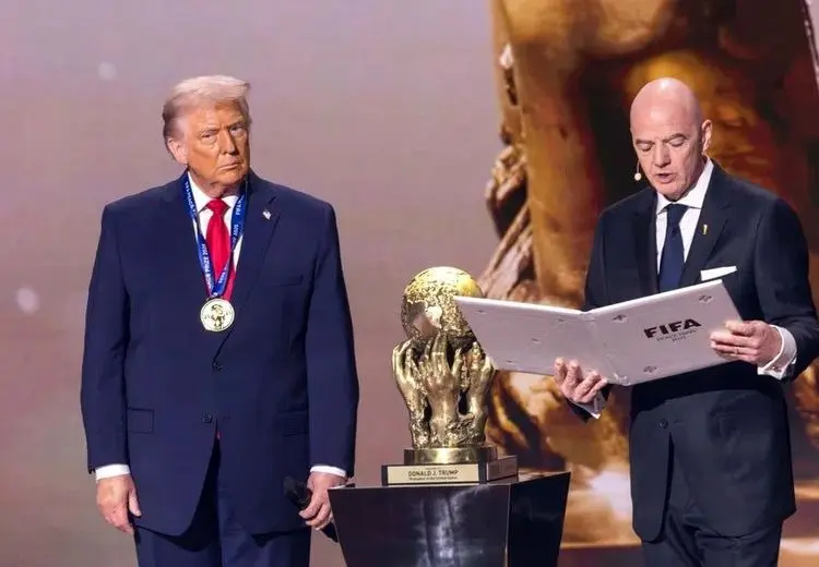 کلاهی که ترامپ سر اینفانتینو گذاشت!