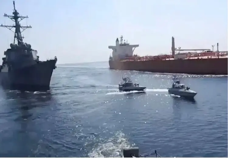 خبری از درگیری نظامی آمریکا با سپاه در تنگه هرمز