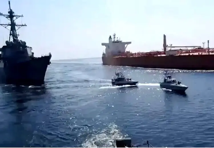 خبری از درگیری نظامی آمریکا با سپاه در تنگه هرمز