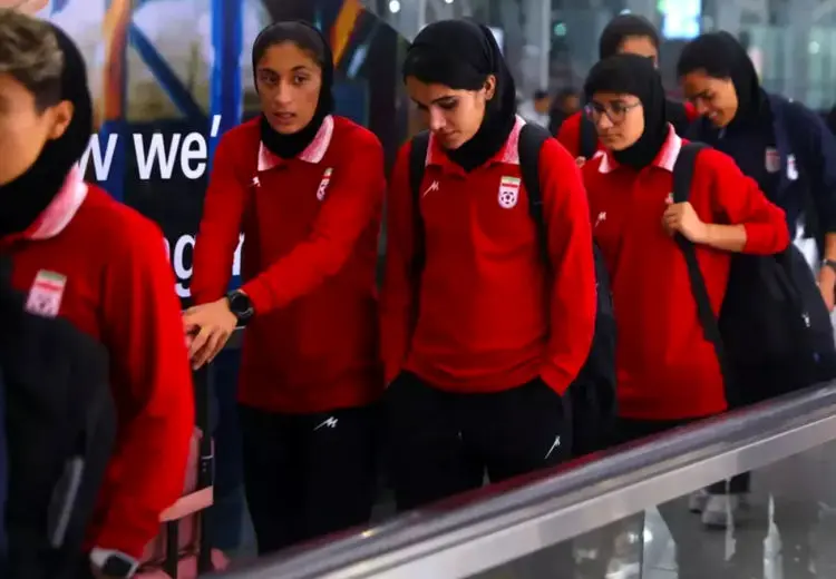 تصاویر دختران ایران در فرودگاه کوالالامپور