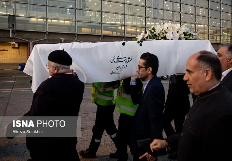 بازگشت پیکر محمدعلی اسلامی ندوشن به ایران