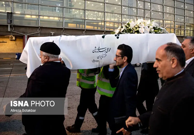 بازگشت پیکر محمدعلی اسلامی ندوشن به ایران