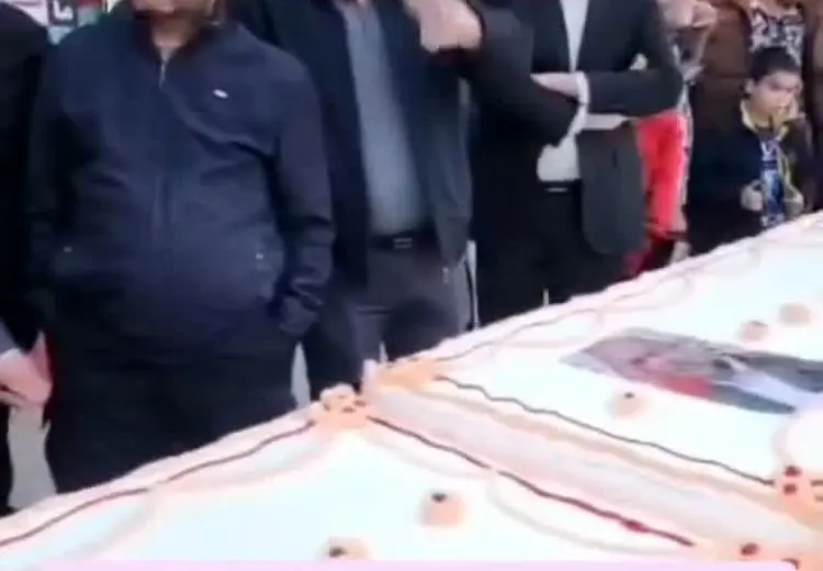 تصاویری از کیک تولد ۱۲متری یک نماینده مجلس!