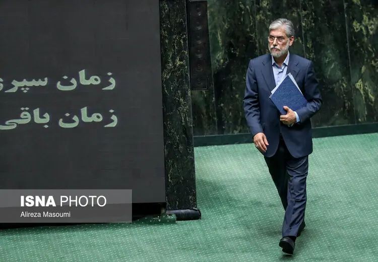 درخواست دانشجویان دانشگاه شریف از وزیر علوم برای بازگشت استادان اخراج‌شده 
