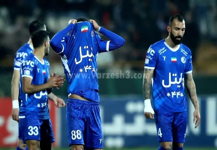 وی ای آر طاقت غم نکونام را نداشت! + عکس