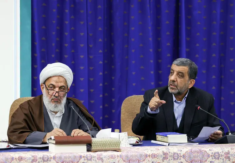 روایت ضرغامی از جلسه شورای عالی فضای مجازی و تصمیم رفع فیلترینگ واتس آپ و گوگل پلی