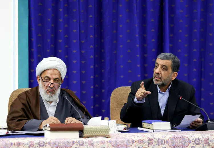 روایت ضرغامی از جلسه شورای عالی فضای مجازی و تصمیم رفع فیلترینگ واتس آپ و گوگل پلی