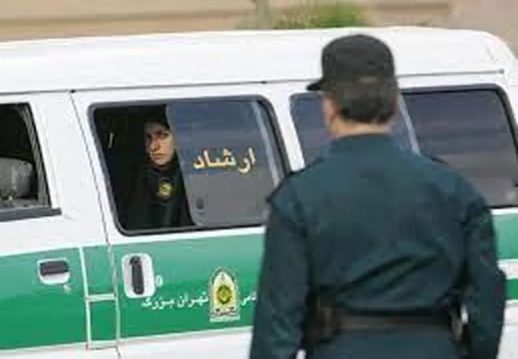 کاظم صدیقی بخاطر باغ ۱۰۰۰ میلیاردی مشمول گشت ارشاد مدیران نمی‌شود اما زنان ایرانی را کشان کشان داخل ون گشت ارشاد می برند؟