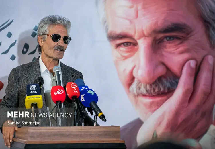 تغییر چهره عجیب پوتیفار در مراسم بزرگداشتش