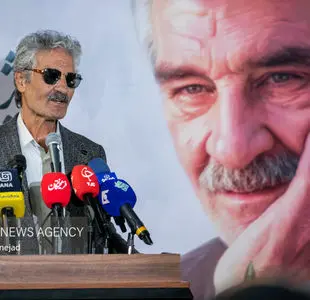 تغییر چهره عجیب پوتیفار در مراسم بزرگداشتش