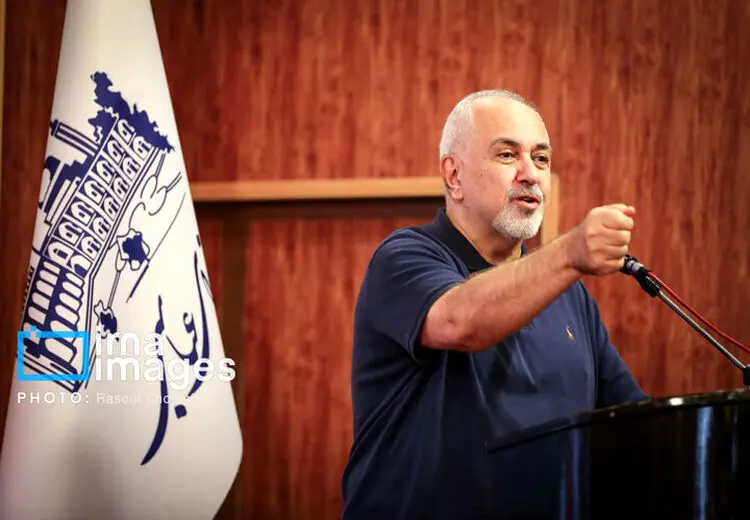 ظریف:روس‌ها هم سفر حاج قاسم به مسکو را خبری کردند و هم ارسال پهپادهای ایرانی در جنگ اوکراین را فاش کردند