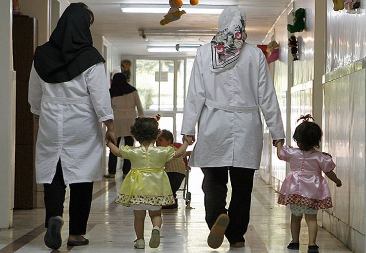 15 پاسخ مهم درباره فرزندخواندگی در ایران