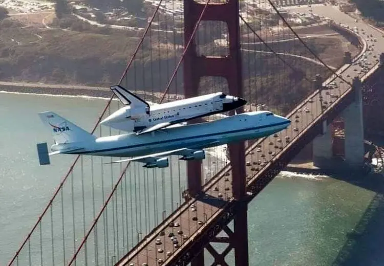 تصویری جالب از انتقال شاتل فضایی ناسا به موزه