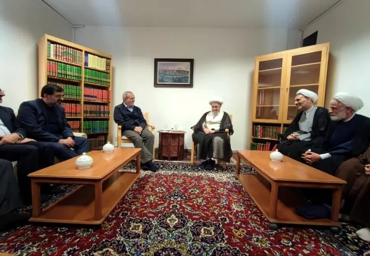 دیدار پزشکیان با مراجع قم