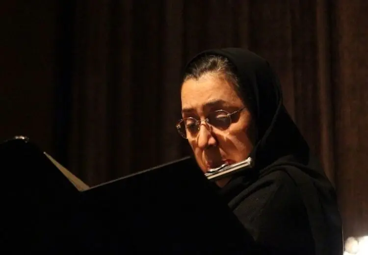 آذین موحد،استاد تعلیق شده دانشکده هنر: بدون حکم قانونی حقوقم را قطع کردند