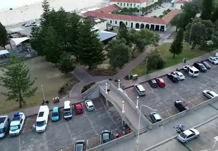 تصاویر پهپادی از لحظات زمین‌گیرکردن تروریست‌های استرالیا