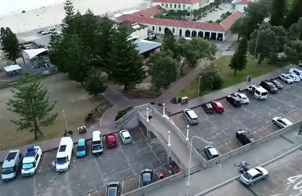 تصاویر پهپادی از لحظات زمین‌گیرکردن تروریست‌های استرالیا