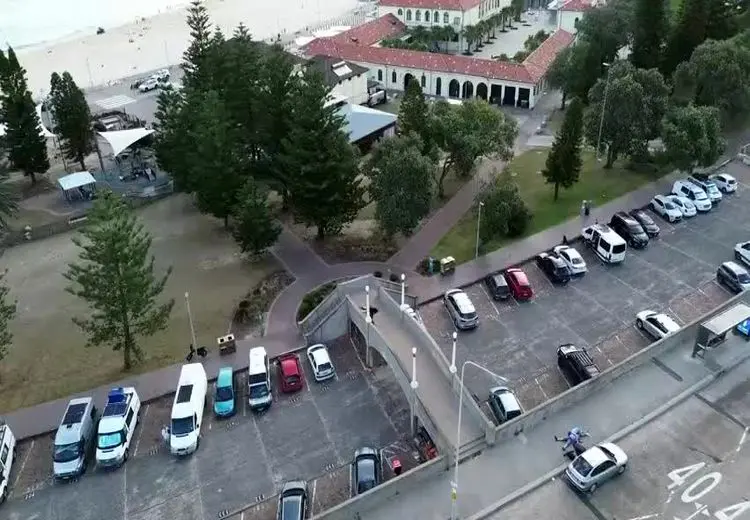 تصاویر پهپادی از لحظات زمین‌گیرکردن تروریست‌های استرالیا