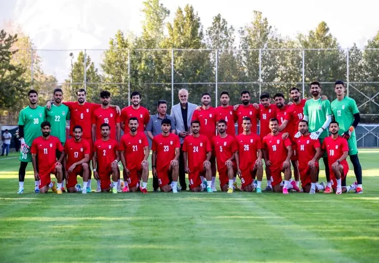 رونمایی از پوستر فدراسیون فوتبال به مناسبت بازی ایران - قرقیزستان + عکس