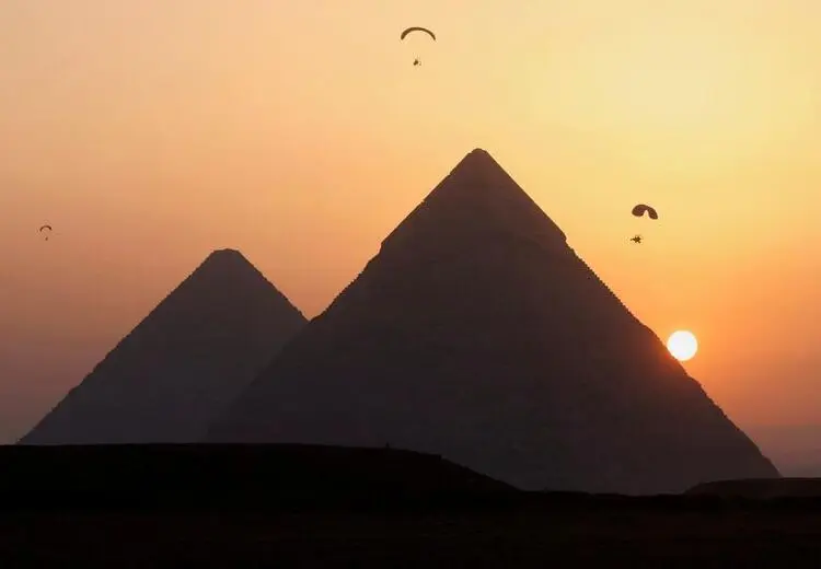 پرواز  بر فراز اهرام مصر