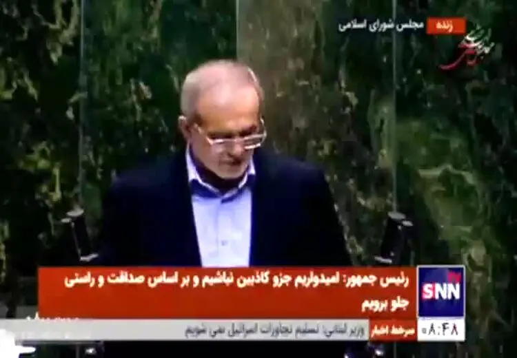 پزشکیان: هزینه تمام شده بنزین بدون لحاظ قیمت نفت حدود ۸ هزار تومان است