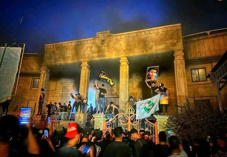 آتش زدن و ورود هواداران مقتدی صدر به سفارت سوئد در بغداد