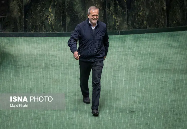 توصیه به پزشکیان: وفاق بازی را کنار بگذارید و پشت همتی بایستید/ پایداریچی ها فتنه خواهند کرد