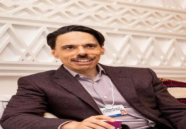 وزیر خارجه عربستان با کت و شلوار