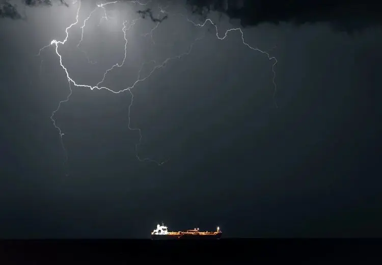 سی‌ان‌بی‌سی: محاصره تنگه هرمز وخیم‌ترین بحران انرژی جهان را تشدید می‌کند