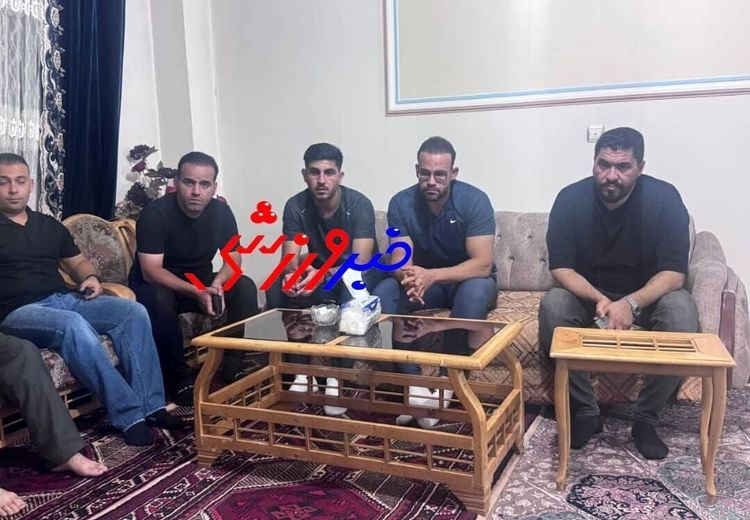 حضور بازیکن پرسپولیس در منزل الهه حسین‌نژاد
