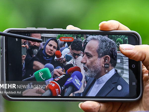 عراقچی: تاسیسات هسته‌ای ما جمع‌آوری نخواهد شد