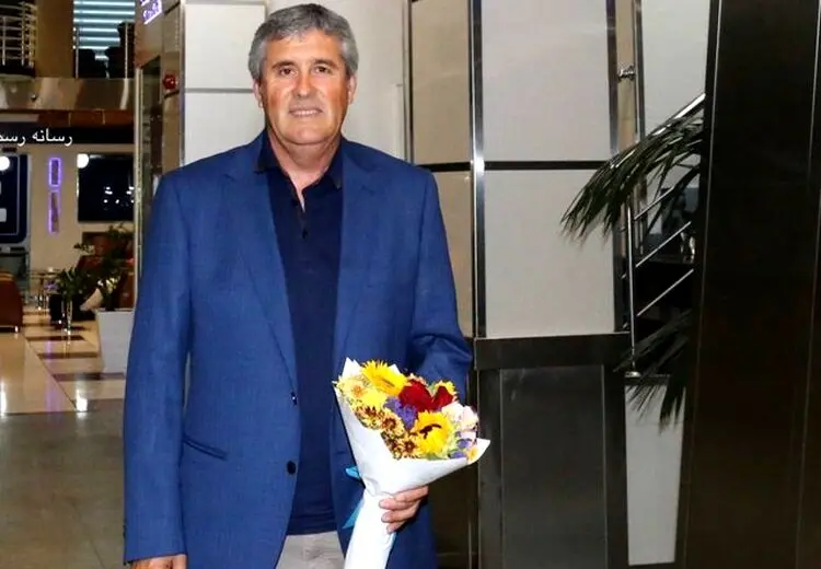 سرمربی سابق رئال برای مذاکره با استقلال به تهران آمد 