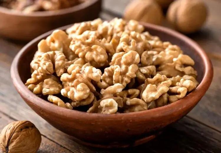 با گردو بدن خود را در برابر التهاب و پیری سلولی بیمه کنید