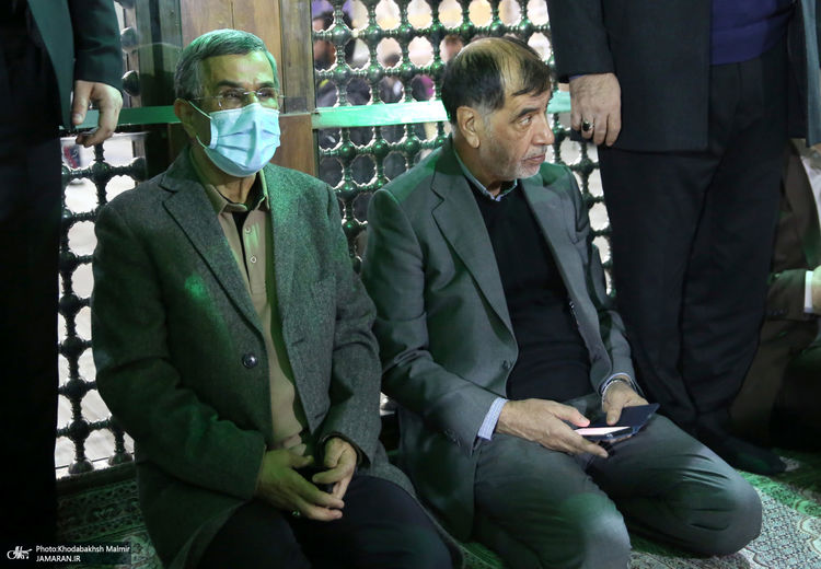 علت کبودی زیر چشم و صورت ورم کرده احمدی‌نژاد چیست؟ / عکس
