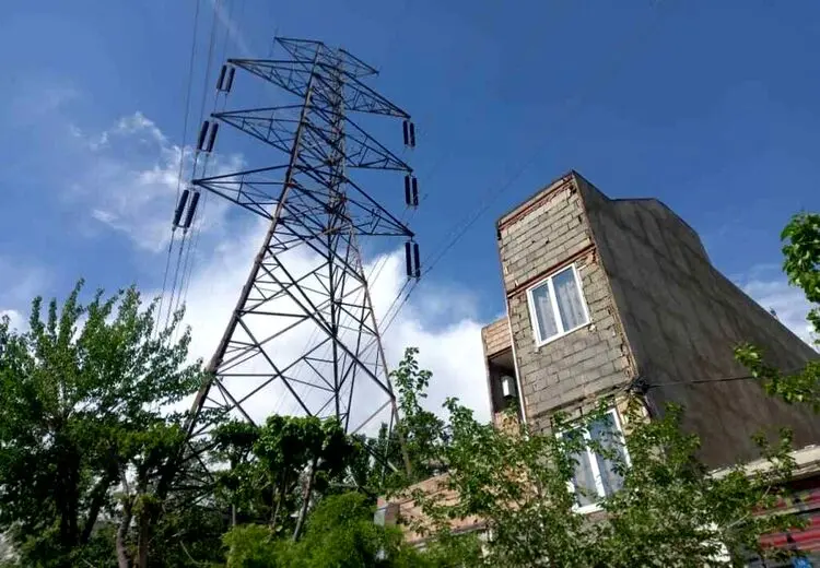 سوختگی 60 درصدی مامور برق روی دکل بخاطر اشتباه همکارش
